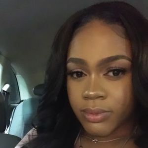 Meet your Posher, Christinia